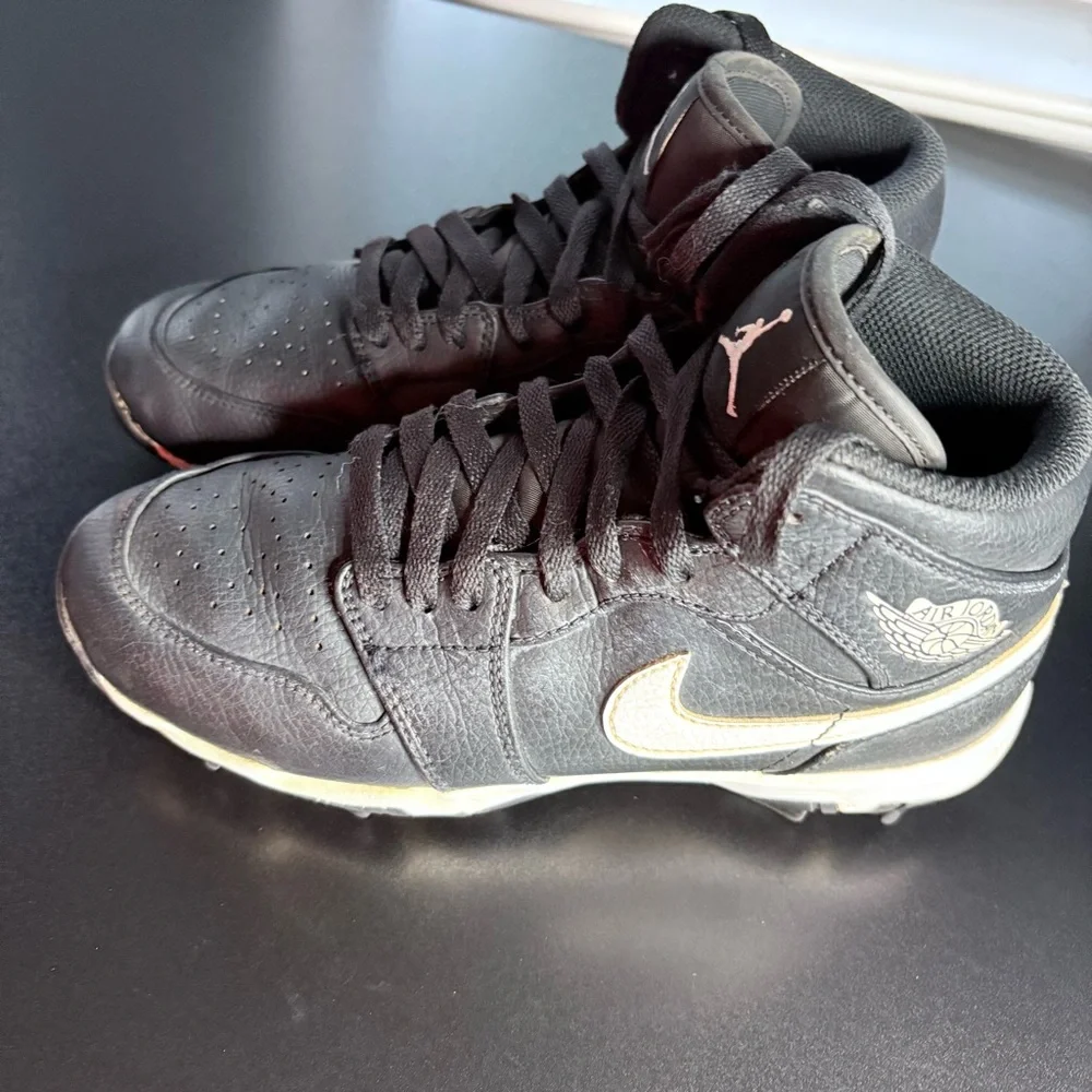 5.5 Nike‎ Air Jordan 1 Mid Youth Black Rubber Cleats HF6883001 baseball football